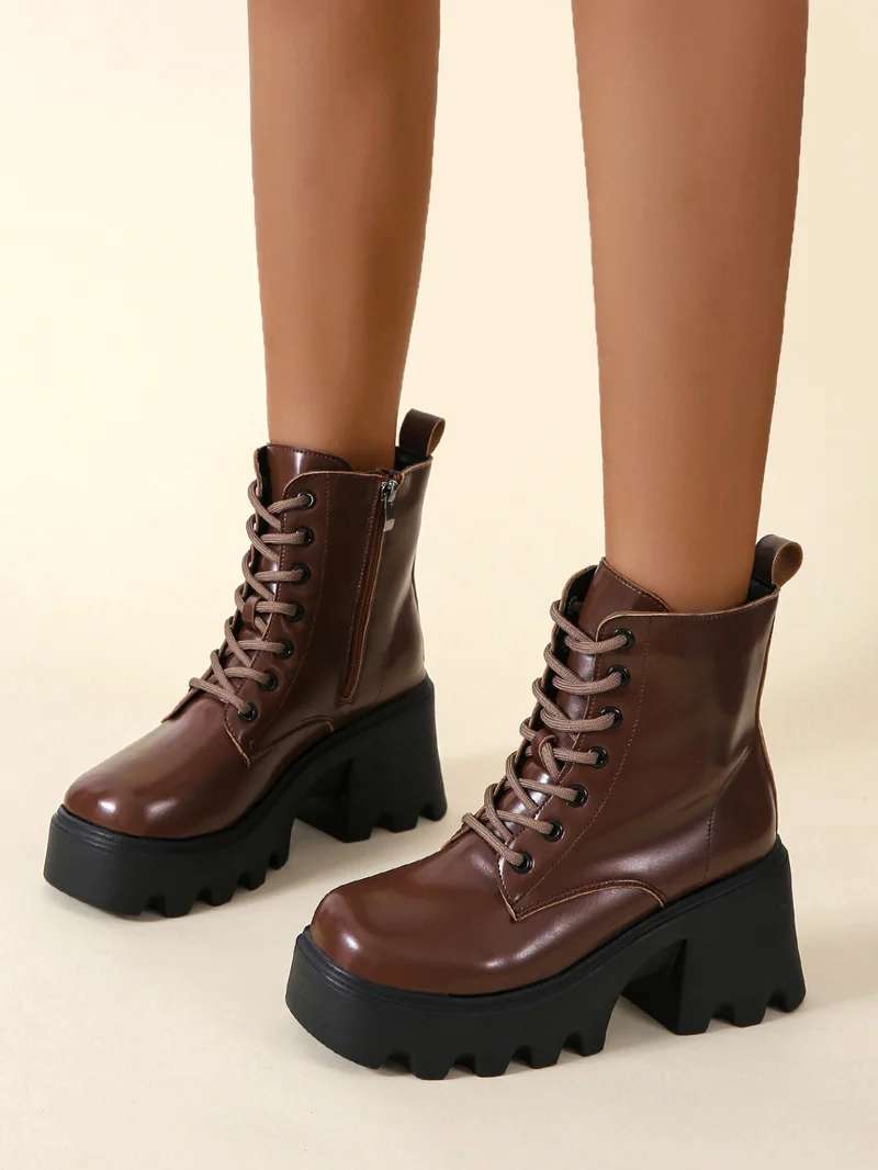 2021 Veleprodaja ženske čizme s okruglim vrhom EVA od mekog materijala čipka-up Ženske kratke čizme na debelo platformi Ženske cipele crne boje