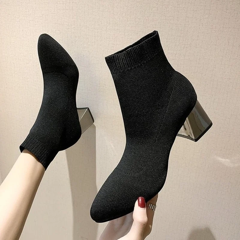 Luksuzni stil 2022 godine Nove ženske trendy moderni čizme Ženske čizme s vrhom od elastične tkanine Prozračna cipele Ženske natikače na visoku petu 5,5 cm Slika 1 