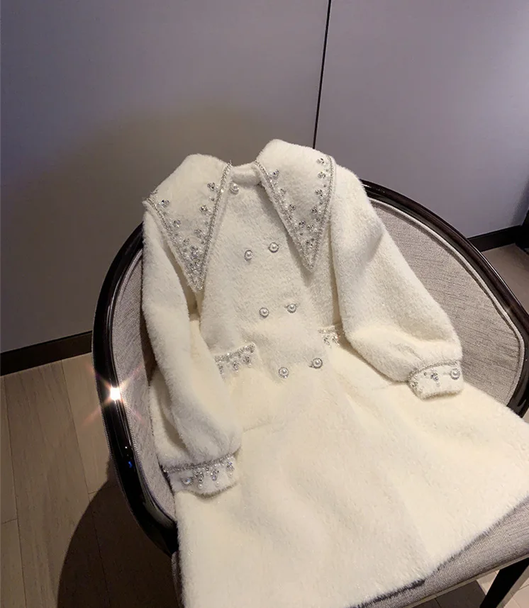 Bijelo toplo vune kaput s perlicama i šljokicama, donje s velikim igle, rukav-lanterna, двубортное твидовое кашемировое kaput, zimske тренч Slika 3 