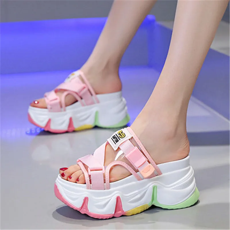 Ljetne Nove ženske masivni prozirne papuče s kopčom od PVC-a Trendy boji sandale na танкетке na platformi i visoke potpetice Sandalias Mujer