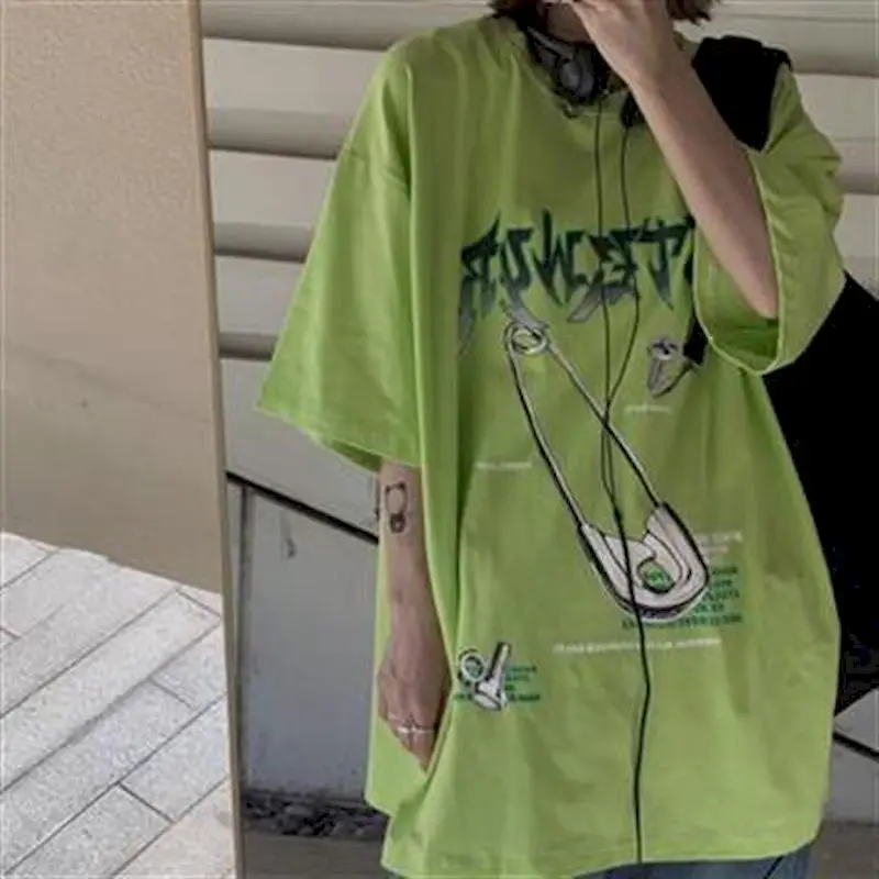 Ženska негабаритная t-shirt s pin-om Kreativni Pečat Avokado Zelena Godina O-izrez u obliku Osnovna korejski Harajuku P2k Punk-gotička par Top Emo Slika 4 