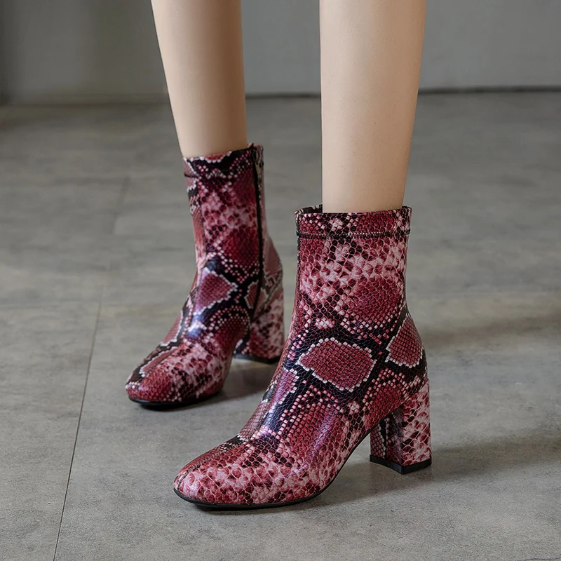 Čizme sa змеиным po cijeloj površini Ženske čizme zatvarač na trgu petu 2019 Nove cipele Chelsea Trendy s okruglim vrhom ženska seksi cipele za žene